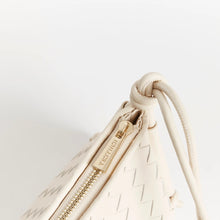 Load image into Gallery viewer, Daniella White Triangle Woven Shoulder Bag - Vestirsi