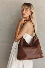 Load image into Gallery viewer, Serena Mocha Leather Hobo Bag | Vestirsi