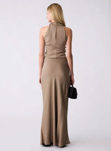 Load image into Gallery viewer, Concourse Maxi Skirt | Esmaee
