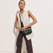 Load image into Gallery viewer, Margot Black Leather Woven Bag - Vestirsi