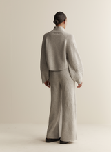 Load image into Gallery viewer, Elizabeth Wool Quilt Knit Pant, Grey | Joslin