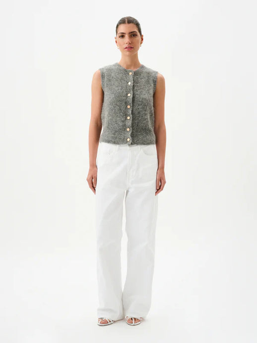 Ernest Vest | ROAME