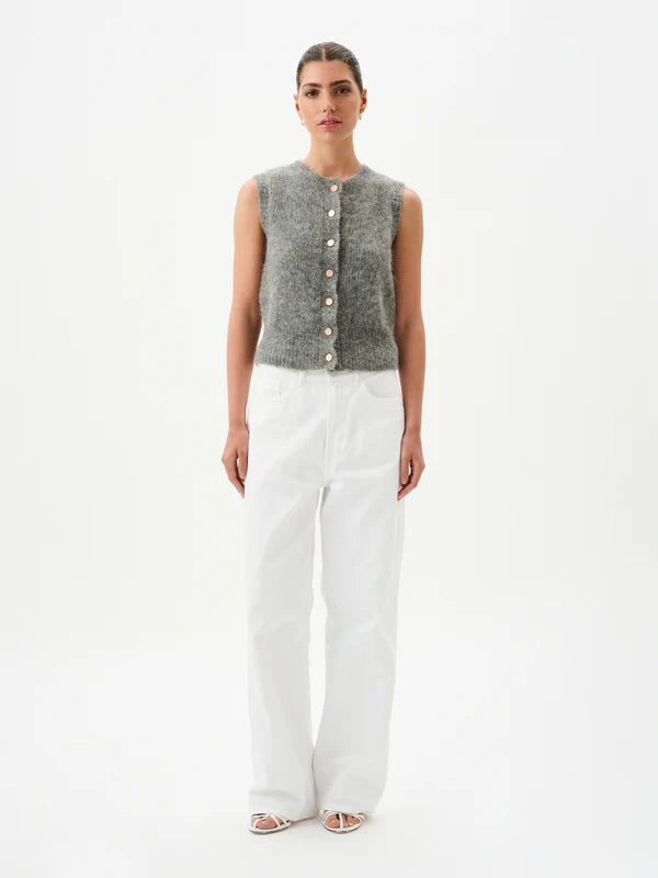 Ernest Vest | ROAME