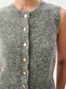 Ernest Vest | ROAME
