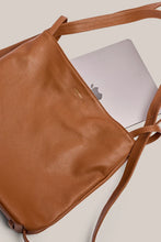 Load image into Gallery viewer, Bella Tan 3-in-1 Convertible Bag | Vestirsi