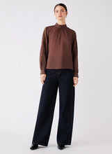 Load image into Gallery viewer, Capture Blouse Chocolate / Esmaee