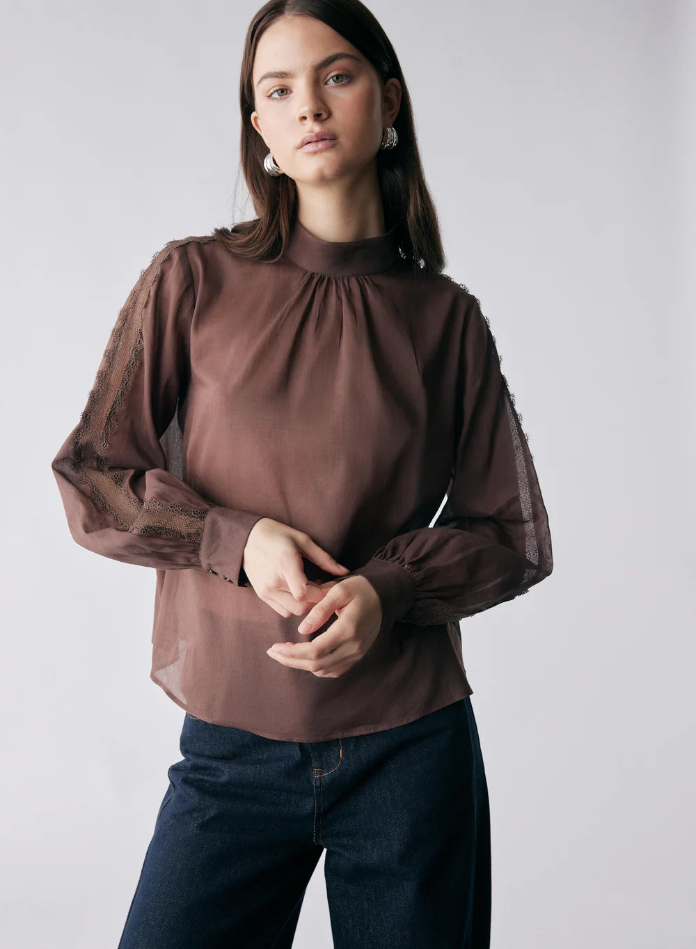 Capture Blouse Chocolate / Esmaee