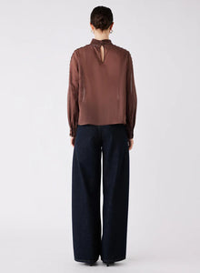 Capture Blouse Chocolate / Esmaee