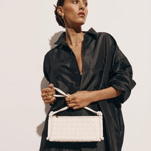 Daniella White Triangle Woven Shoulder Bag - Vestirsi