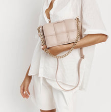 Load image into Gallery viewer, Margot Dusty Pink Leather Woven Bag - Vestirsi