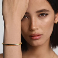 Load image into Gallery viewer, Elio Cuff Gold | Saint Valentine