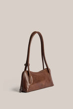 Load image into Gallery viewer, Fallon Chocolate Shoulder Bag Chocolate | Vestirsi