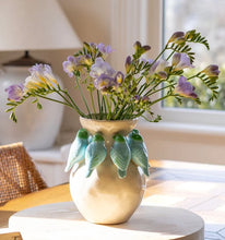 Load image into Gallery viewer, Bird Vase
