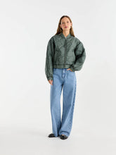 Load image into Gallery viewer, Magnolia Quilted Jacket Olive / Ena Pelly