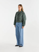 Load image into Gallery viewer, Magnolia Quilted Jacket Olive / Ena Pelly