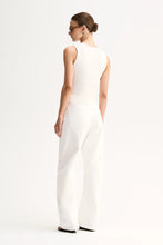 Load image into Gallery viewer, Lindsay Knit Top White | Elka Collective