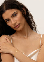 Load image into Gallery viewer, Mini Heart Bracelet - Gold | Saint Valentine