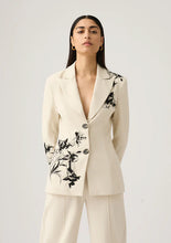 Load image into Gallery viewer, Lis Embroidery Blazer | MOS