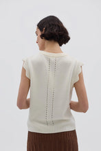 Load image into Gallery viewer, Scallop Vest | Iris &amp; Wool
