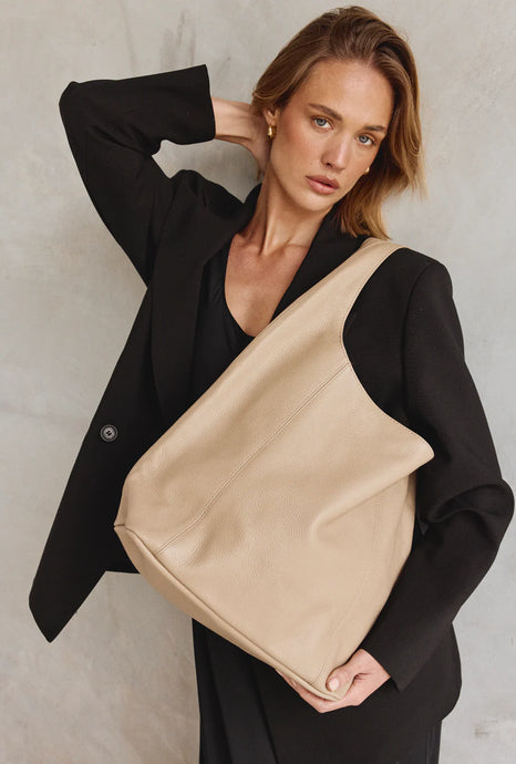 Scarlett 2.0 Beige Leather Hobo | Vestirsi