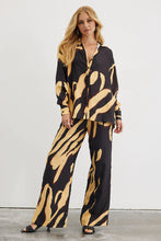 Load image into Gallery viewer, Motion Shirt Black / Peach / Sovere