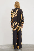 Load image into Gallery viewer, Motion Shirt Black / Peach / Sovere