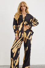 Load image into Gallery viewer, Motion Shirt Black / Peach / Sovere