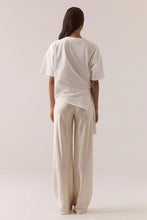 Load image into Gallery viewer, Blake Tee Vanilla / Sovere