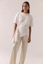 Load image into Gallery viewer, Blake Tee Vanilla / Sovere