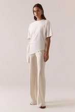 Load image into Gallery viewer, Blake Tee Vanilla / Sovere