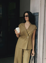 Load image into Gallery viewer, Sidewalk Top Khaki / Esmaee