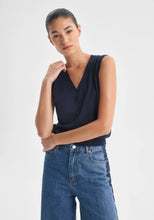 Load image into Gallery viewer, Rhyan Knit Vest Navy / Morrison