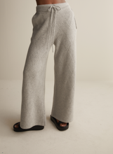Load image into Gallery viewer, Elizabeth Wool Quilt Knit Pant, Grey | Joslin