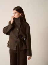 Load image into Gallery viewer, Incline Jacket Chocolate / Esmaee