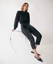 Load image into Gallery viewer, Avena Shirt Black | Morrison