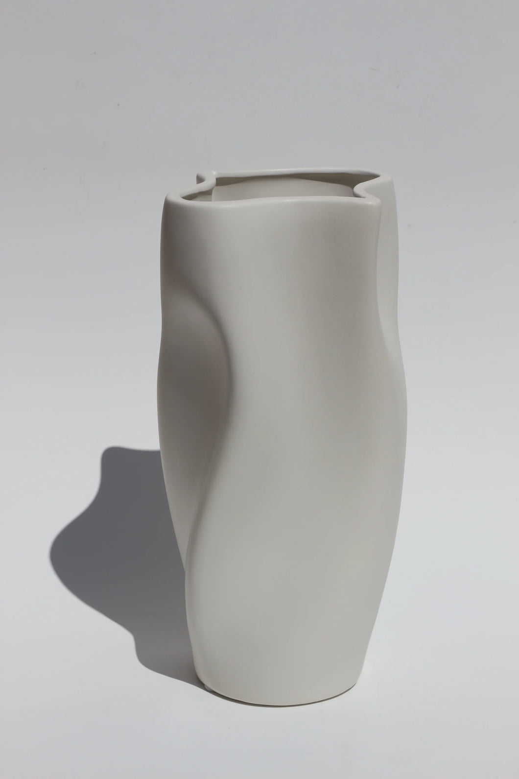 Jessica Vase White | Emilie Grayson