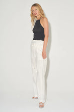 Load image into Gallery viewer, Destiny Top - Black / Hansen &amp; Gretel