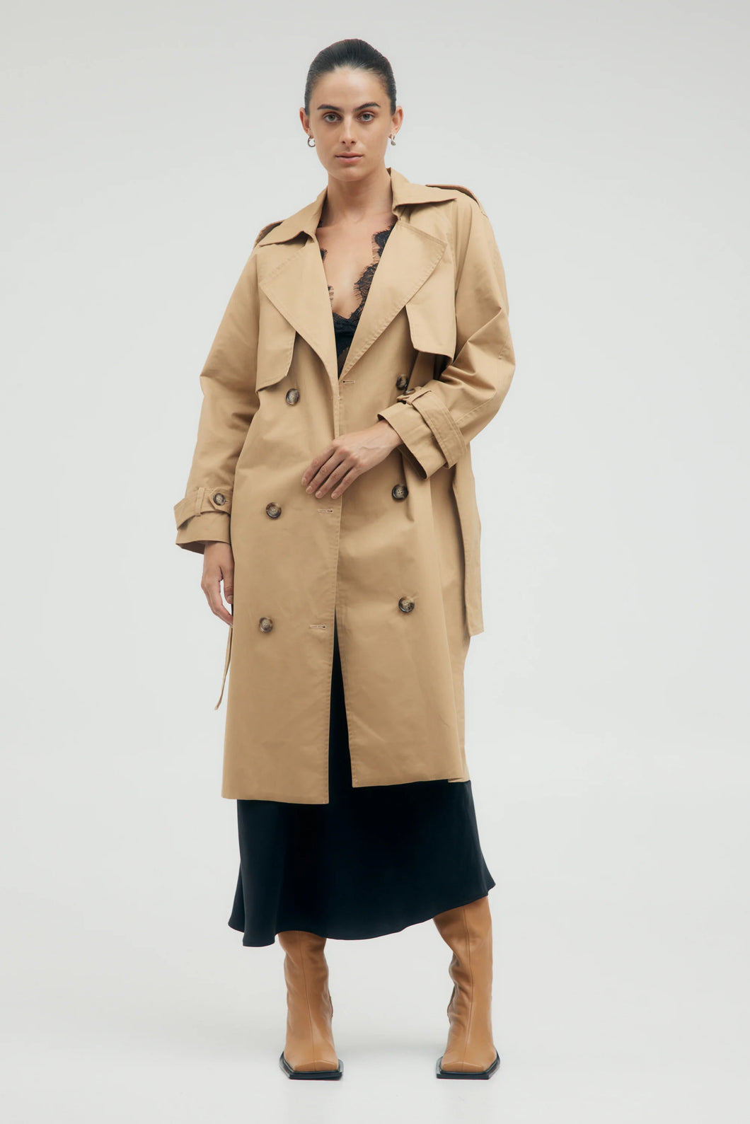 Frontier Trench Coat Camel / Third Form